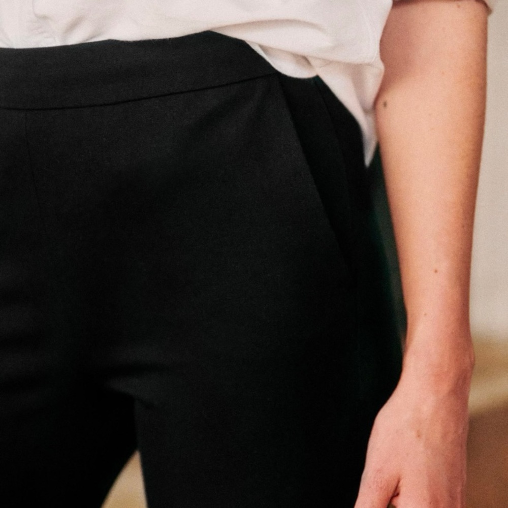 Black Sezane Work Pants (Stretchy And Highwaisted) View 3